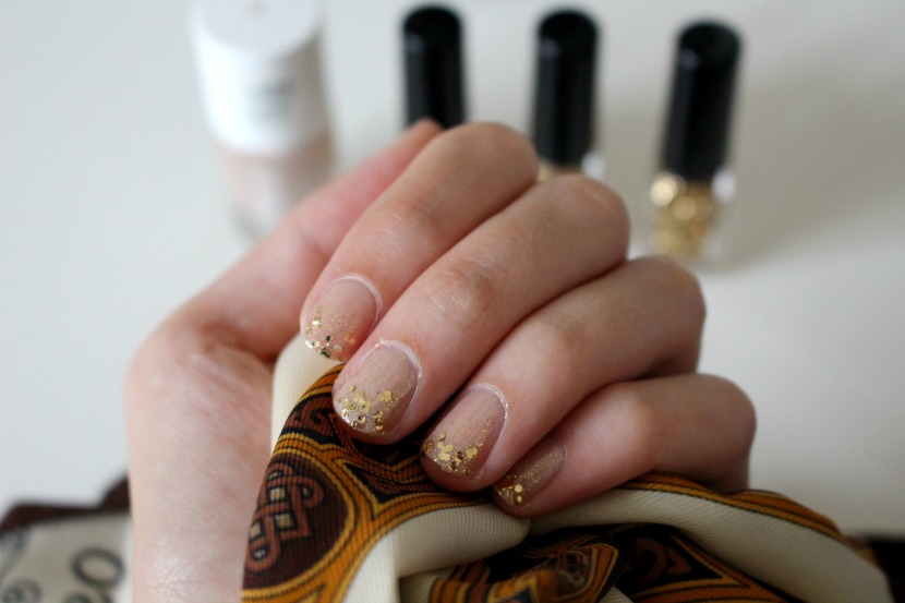 Gold Glitter Nails