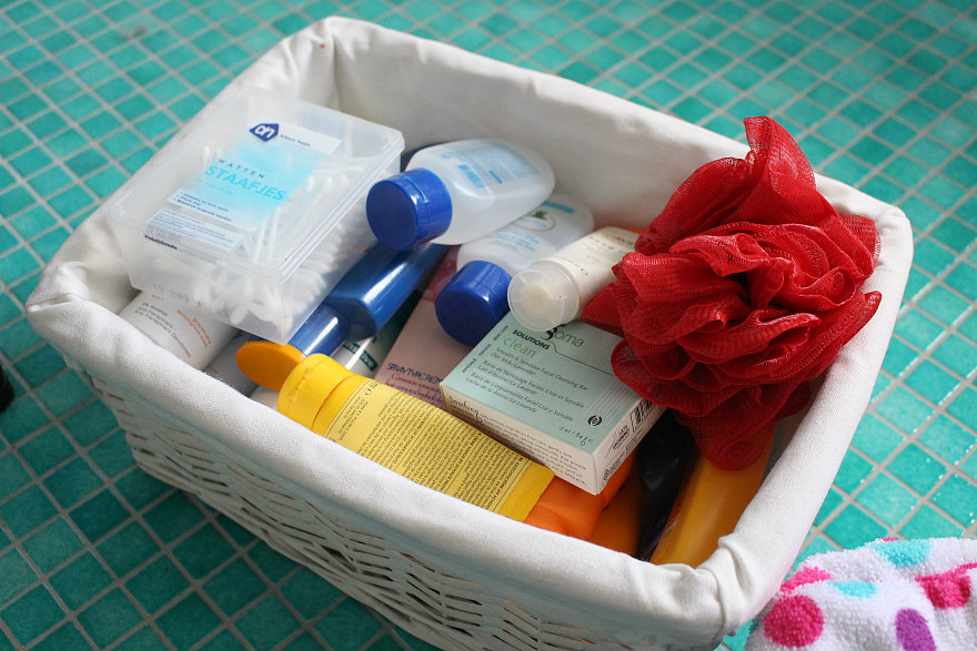 DIY Wedding Bathroom Baskets