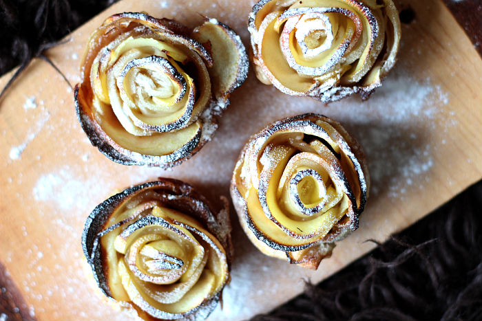 Snowy Gingerbread Apple Roses - Loepsie