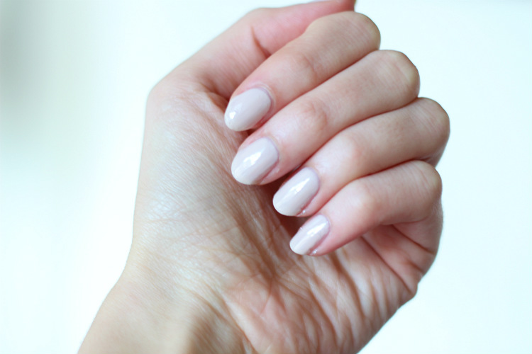 almond shaped nails 3