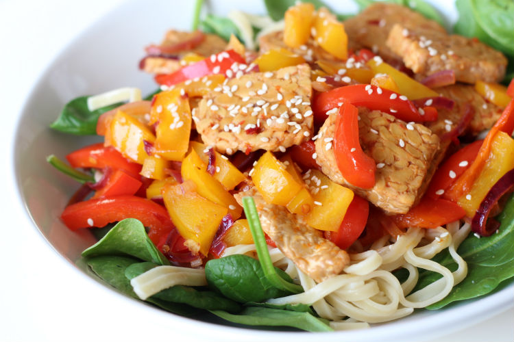 Spicy tempeh noodle recipe (vegan)