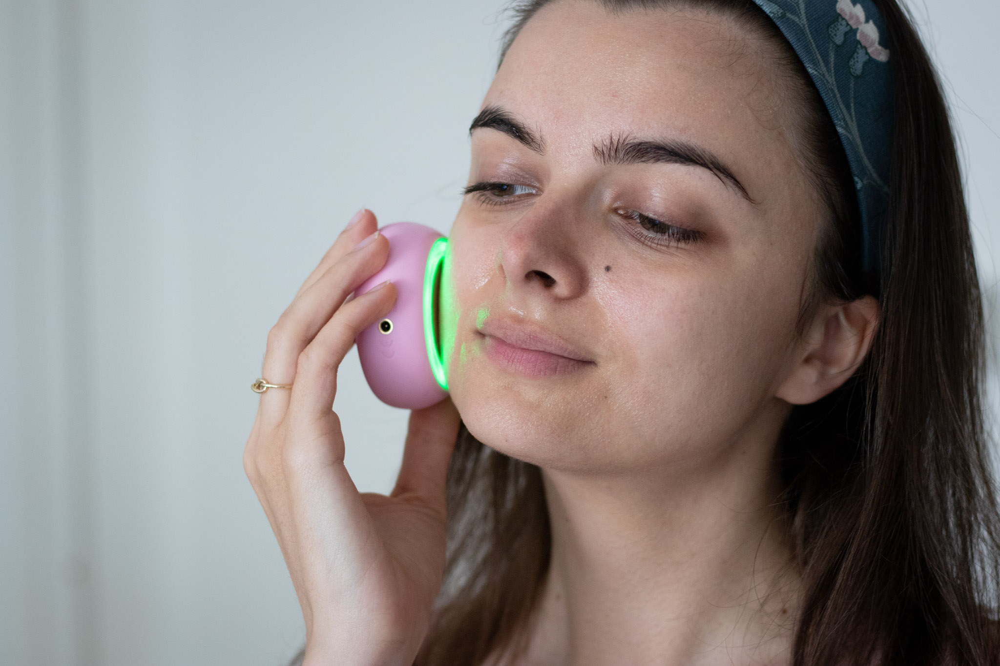 Foreo UFO 2 in use